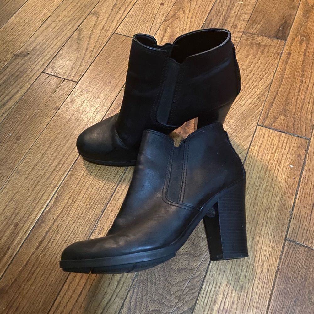 Black Heeled Boots